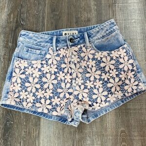 Roxy 3 acid wash blue cotton flower lace shorts